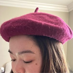 Jessica Simpson women’s maroon beret